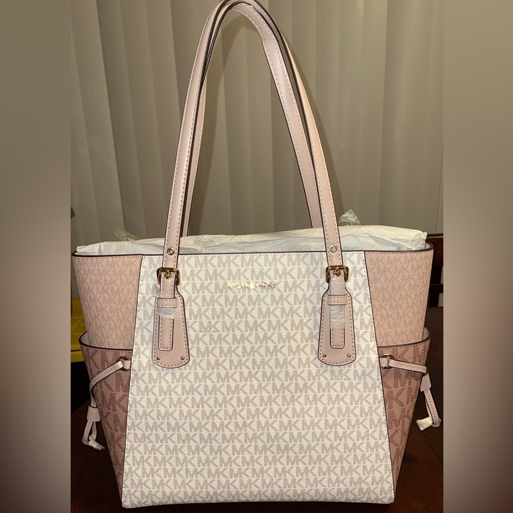 BNWT MICHAEL KORS VOYAGER TOTE BAG